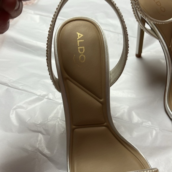 Aldo NIB Perlea size 10.  Beautiful pearl embossed pleather shoes - Picture 5 of 8